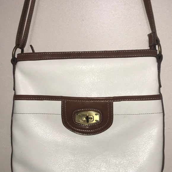 🌸Classic White & Camel Brown Sleek Lock Crossbody - Picture 3 of 13